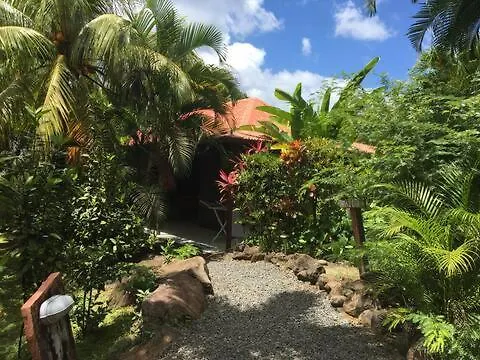 Gwo Caillou - Gites Creoles De Charme Bouillante Guadeloupe
