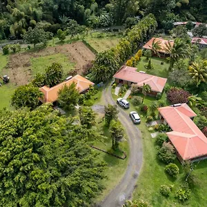 Le Domaine De La Vallee Lodge